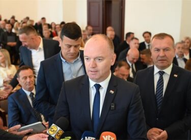 9463_67359_varadin-2