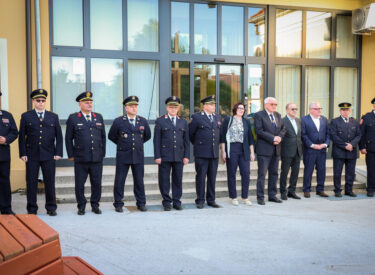 9469_67431_vipro010b