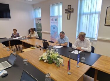 9710_70737_1000037471