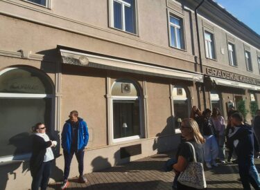 9759_71181_5ecfdbe3-053c-46bf-8392-f66ff8f41660