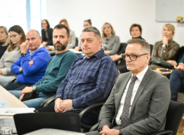 10044_73966_vipro005