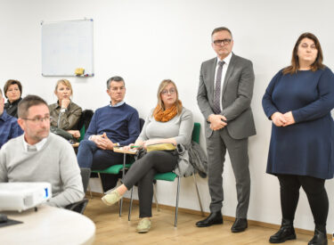 10044_73975_vipro018