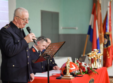 10063_74083_vipro041