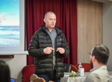 10080_74296_vipro029