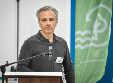 10082_74304_vipro001