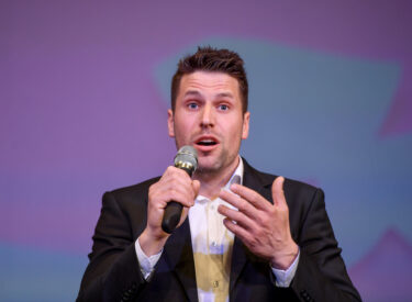 10094_74423_vipro053