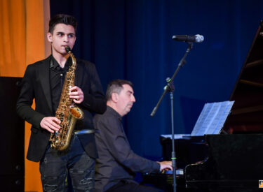 10094_74426_vipro062