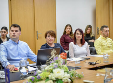 10137_74857_vipro030