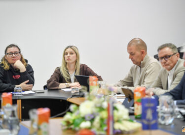 10137_74863_vipro040