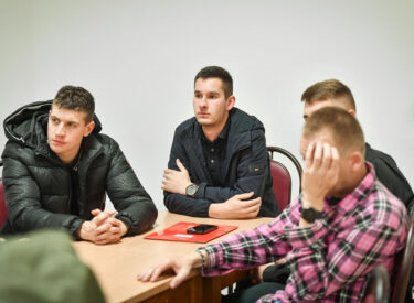 10146_74940_vipro023