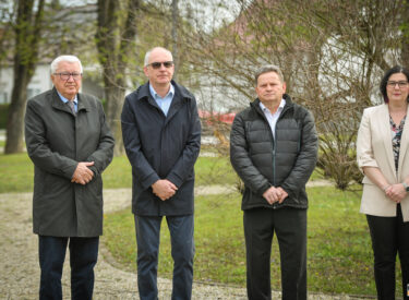 10161_75055_vipro019