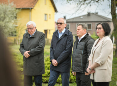 10161_75057_vipro024