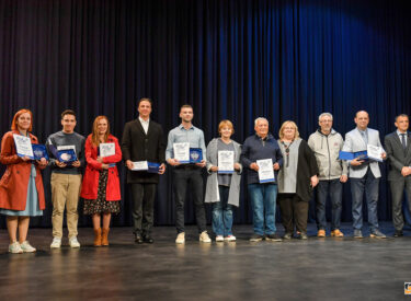 10176_75227_viprop16