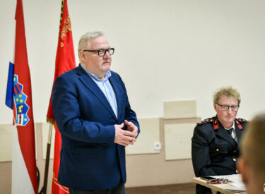 10178_75306_vipro031